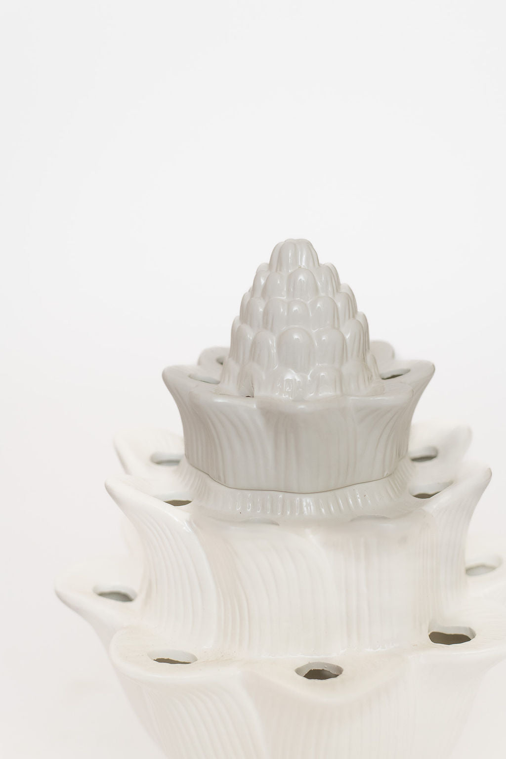 White Artichoke Tulipiere